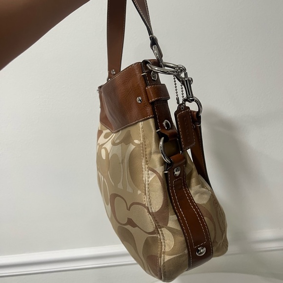 Coach Brown and Tan Signature Shoulder Bag - Picture 2 of 4
